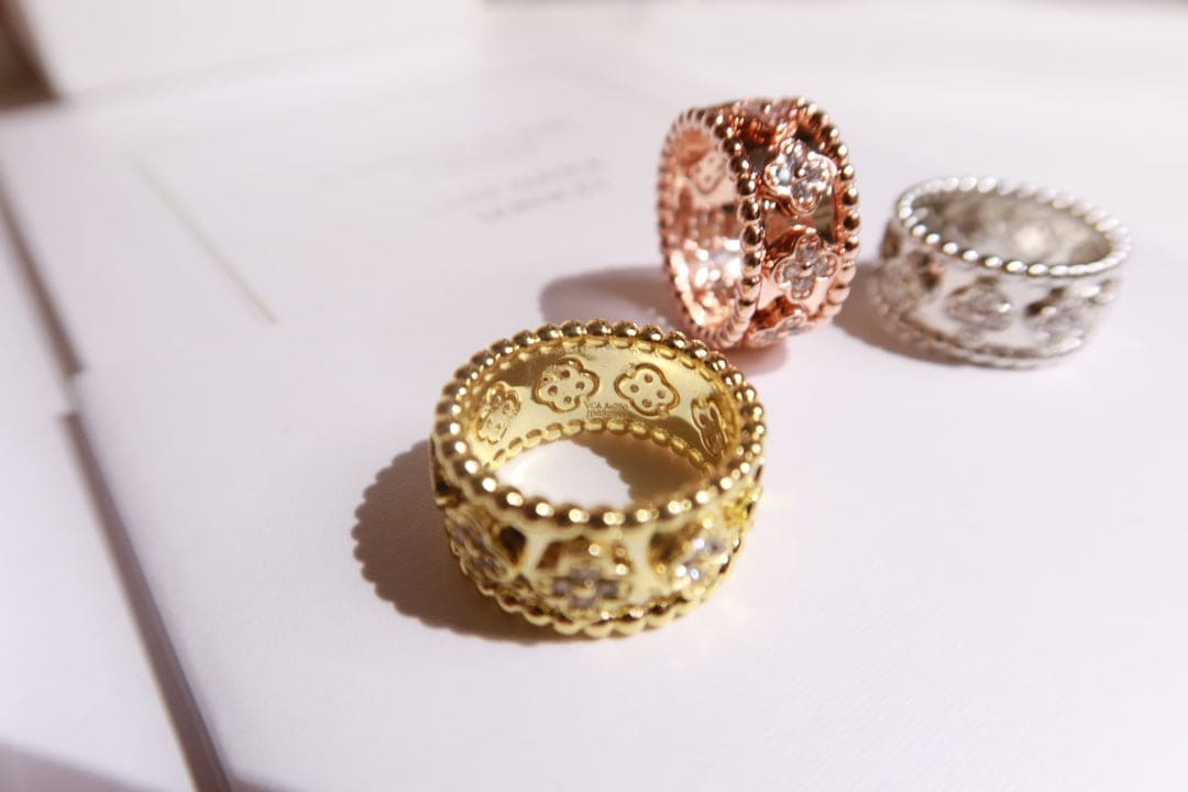 18K Perl̩e Clovers Ring