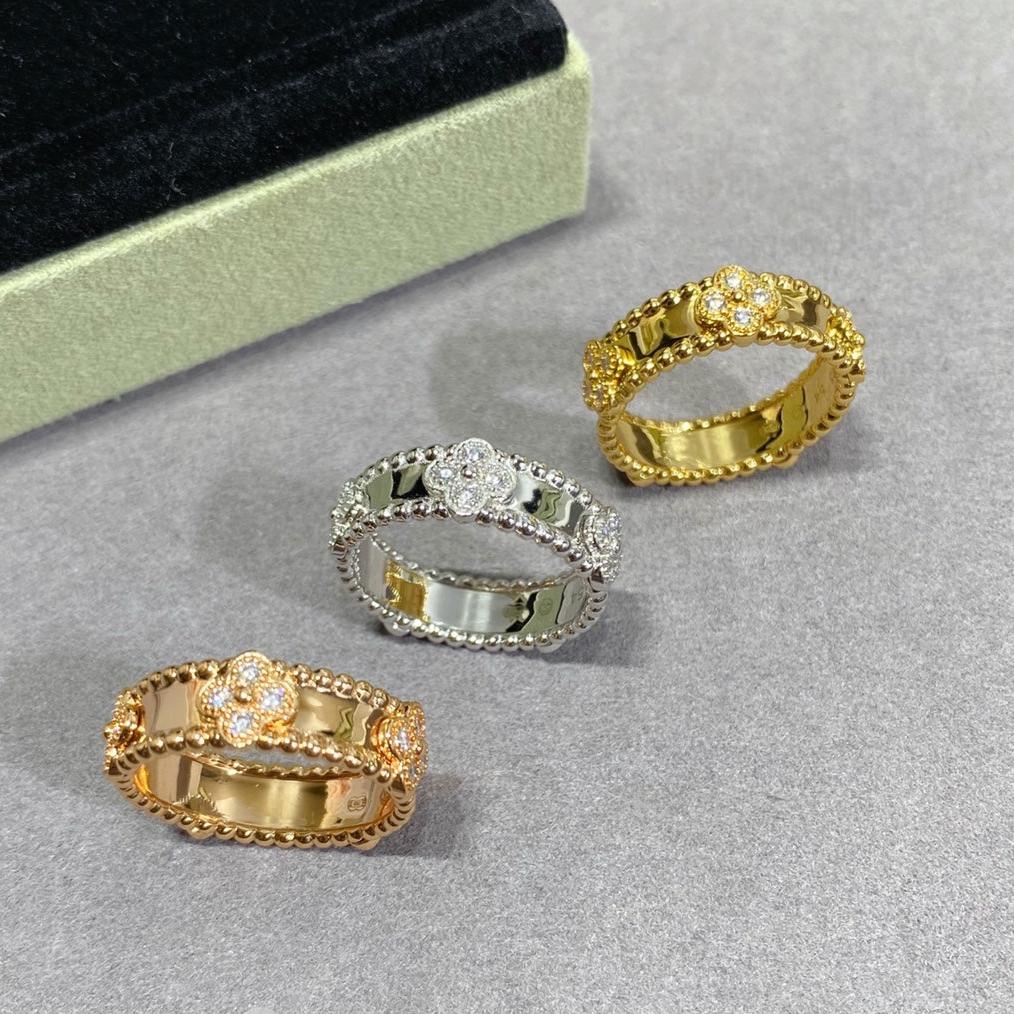 18K Perl̩e Clovers Ring