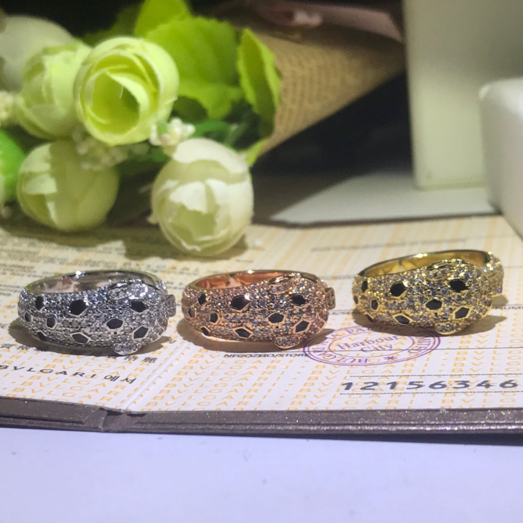 18K Panth̬re De Diamond Ring
