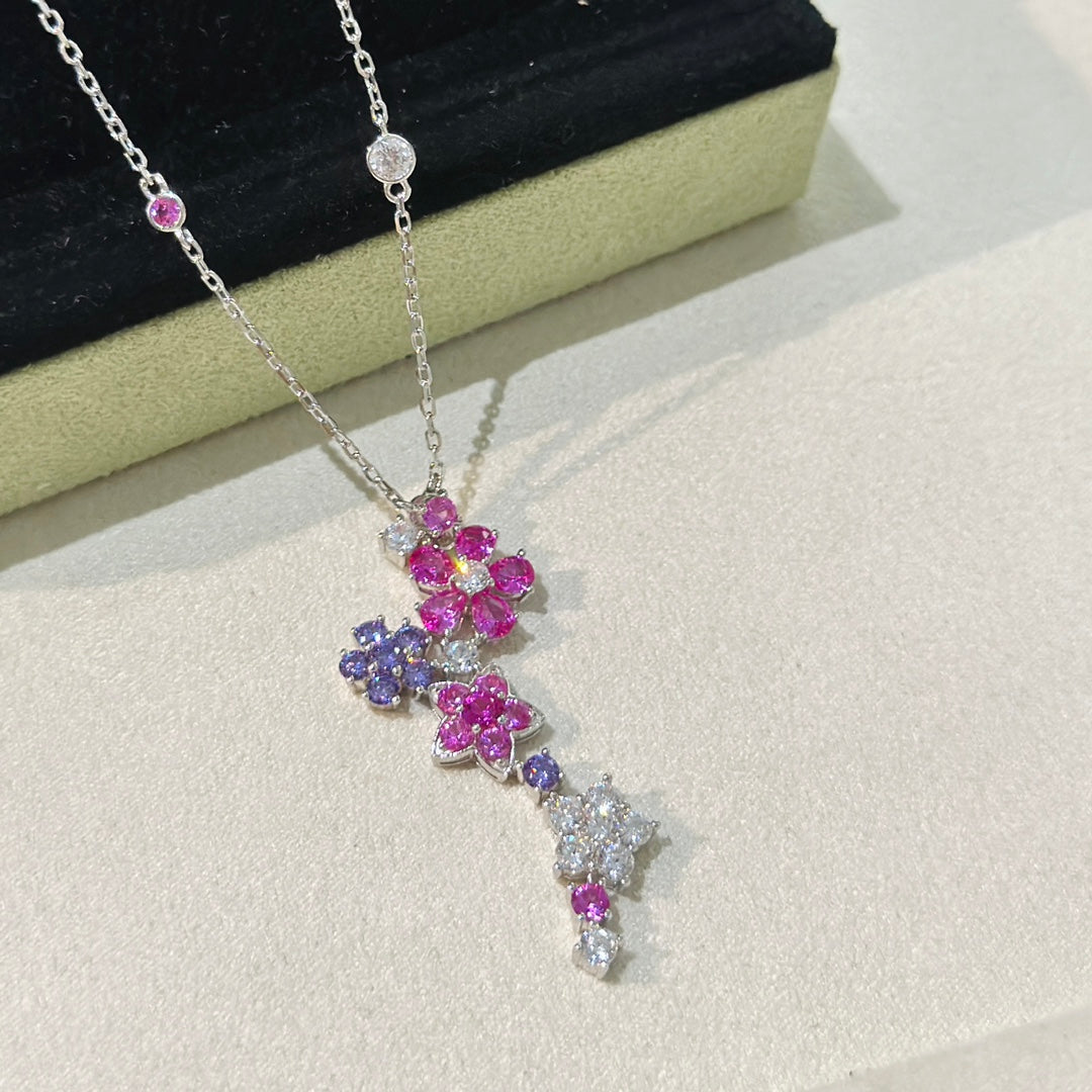 18K Folie Des Pr̩s Pendant Necklace