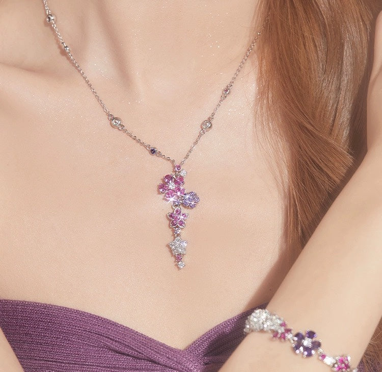 18K Folie Des Pr̩s Pendant Necklace