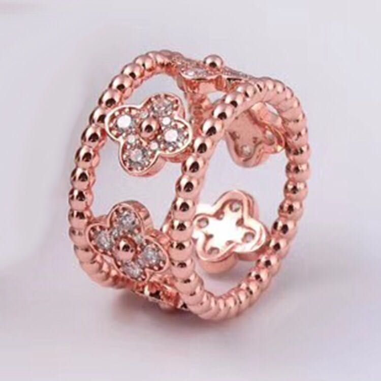 18K Perl̩e Clovers Ring