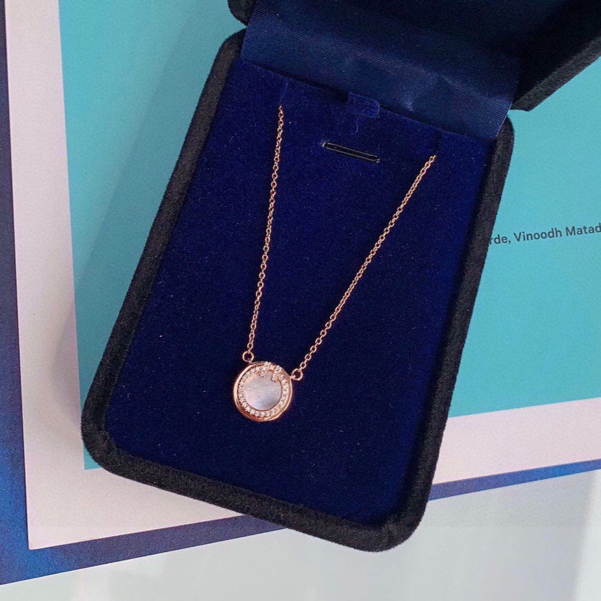 18K T Diamond & Turquoise Circle Pendant Necklace