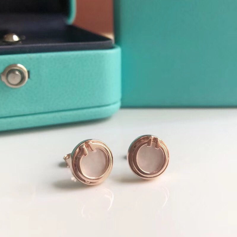 18K T Mother-of-pearl Circle Earrings