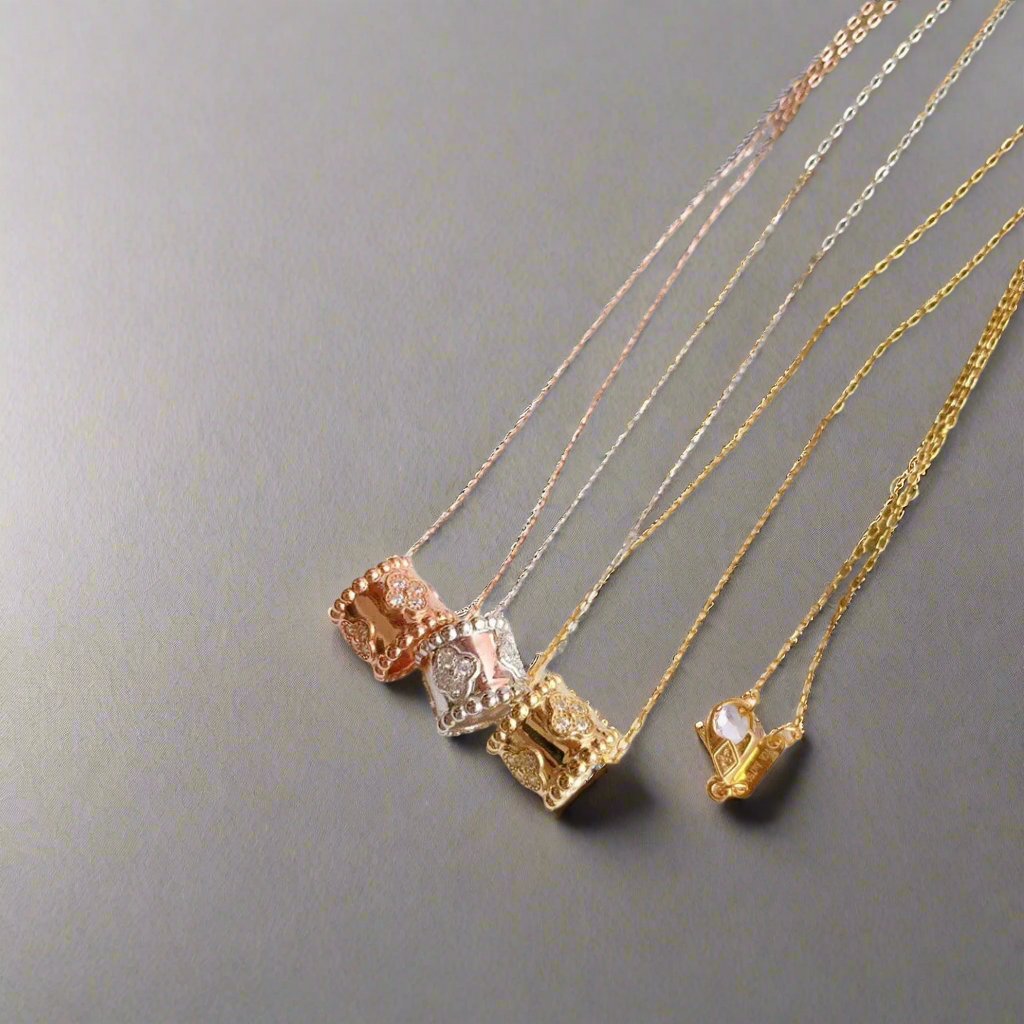 18K Perl̩e Clovers Pendant Necklace