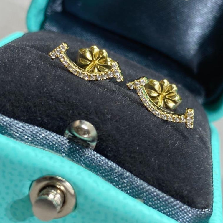 18K T Smile Diamonds Earrings