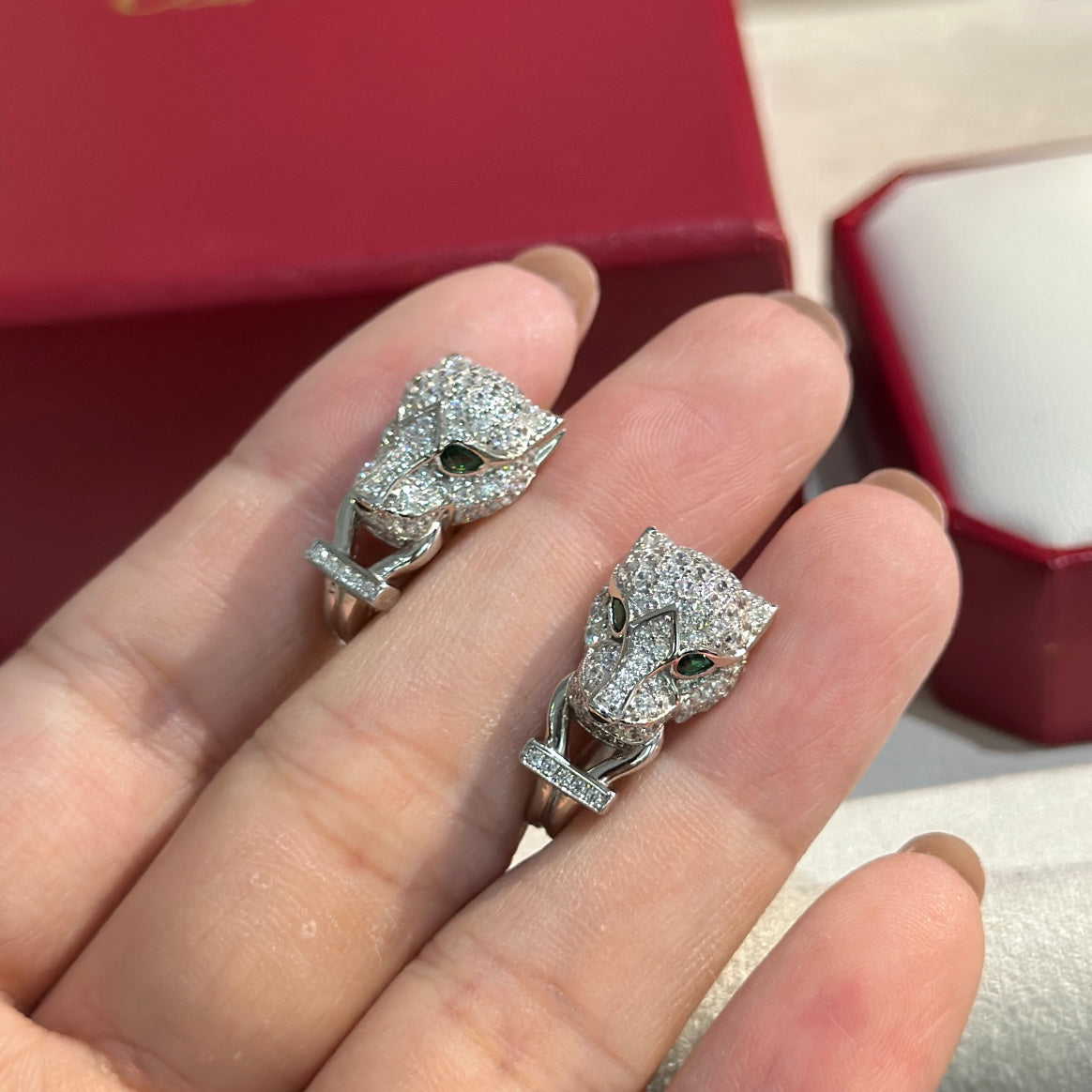 18K Panth̬re De Diamond Earrings