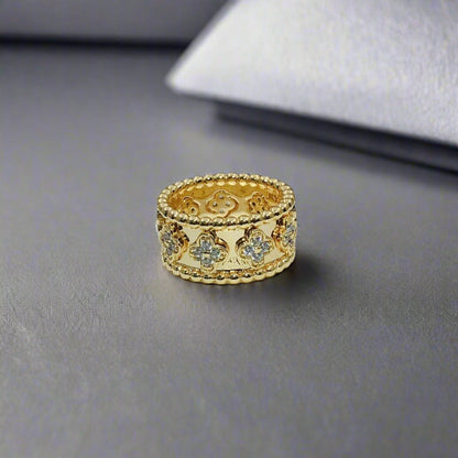 18K Perl̩e Clovers Ring