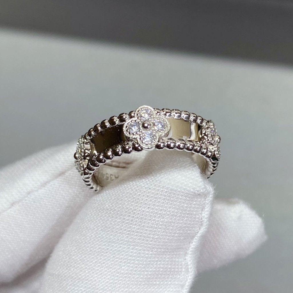 18K Perl̩e Clovers Ring