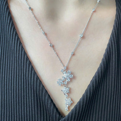 18K Folie Des Pr̩s Pendant Necklace