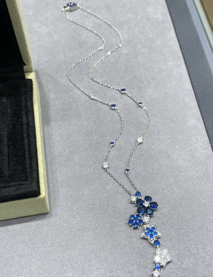 18K Folie Des Pr̩s Pendant Necklace