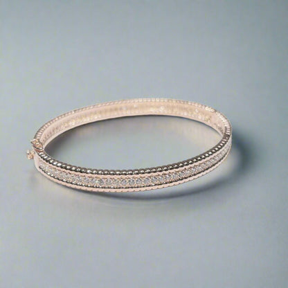 18K Perl̩e Diamonds One Row Bracelet